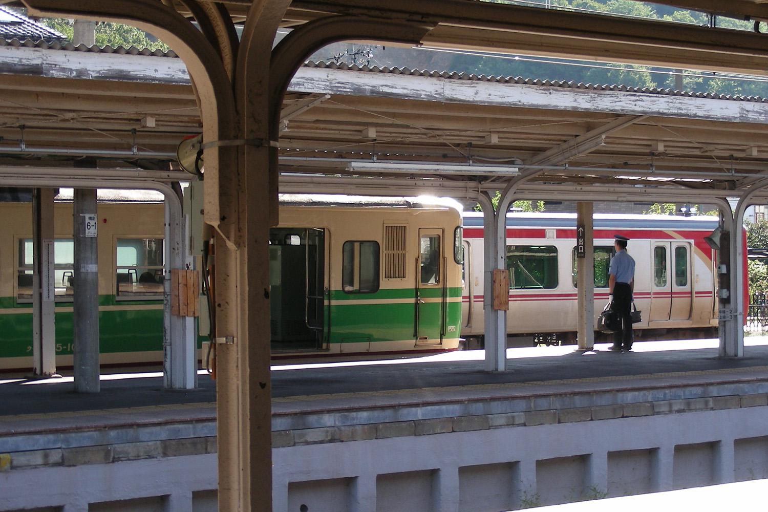 04-戸倉駅（しなの鉄道）.jpg