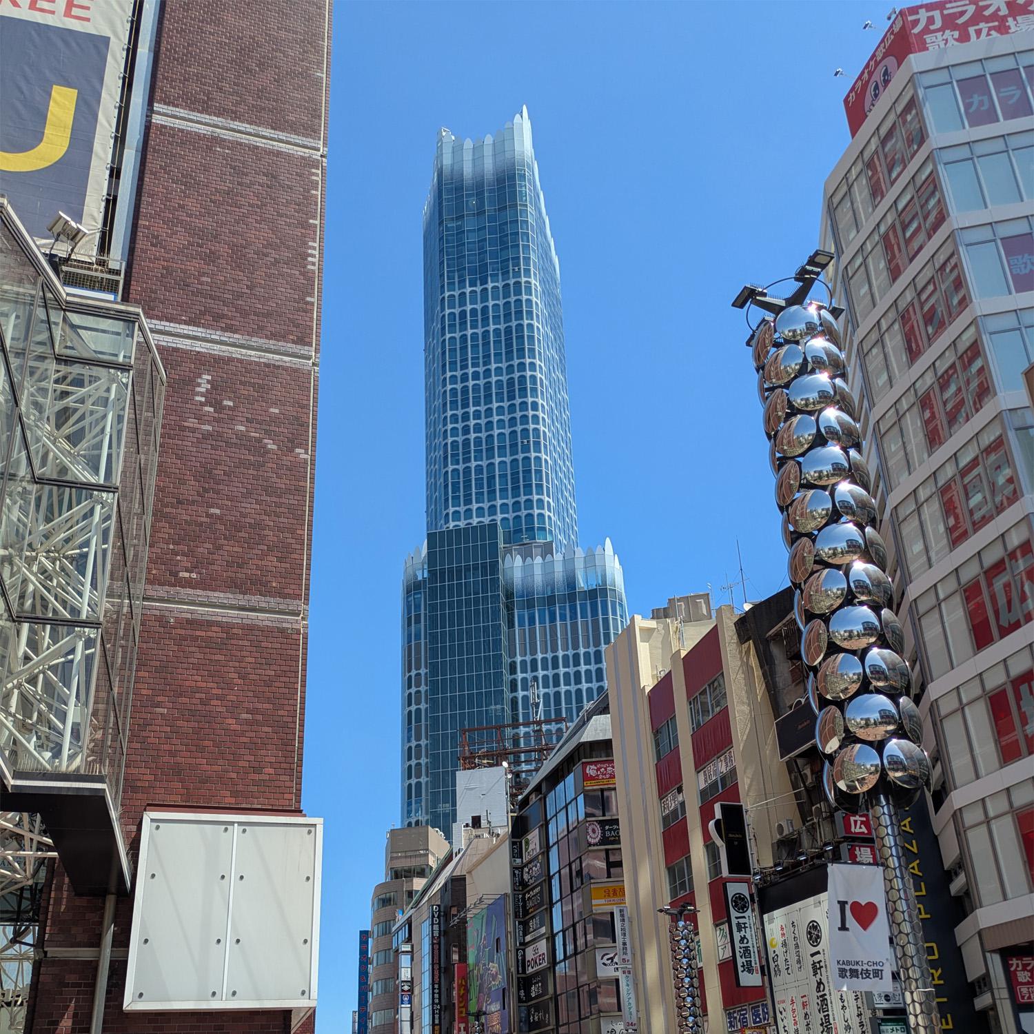 503-東急歌舞伎町タワー全景（のりば案内用）.jpg
